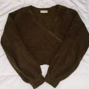 Full Circle Trends Olive Green V Neck Cropped Knit Sweater Size Small